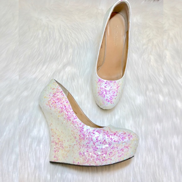 L.A.M.B. Glitter Pumps! - Picture 2 of 13